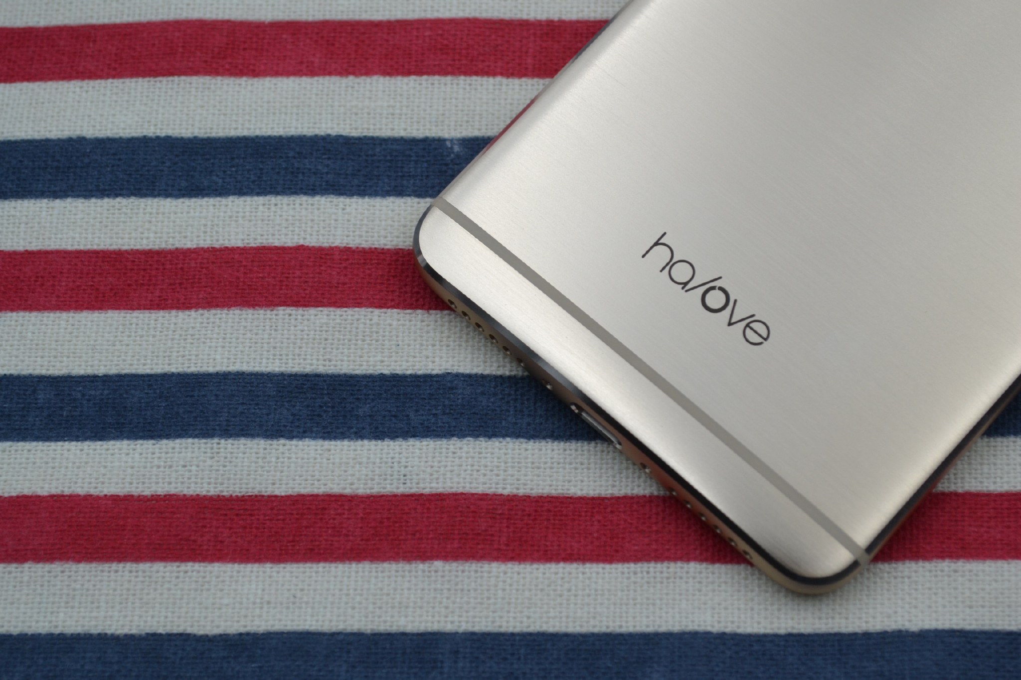 对家人的爱更多一点,九爱亲情手机HaloveH1上手测评