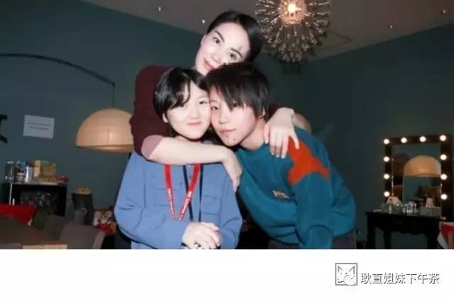 李嫣Style!王菲李亚鹏女儿变身超模05后都出来闯天涯了