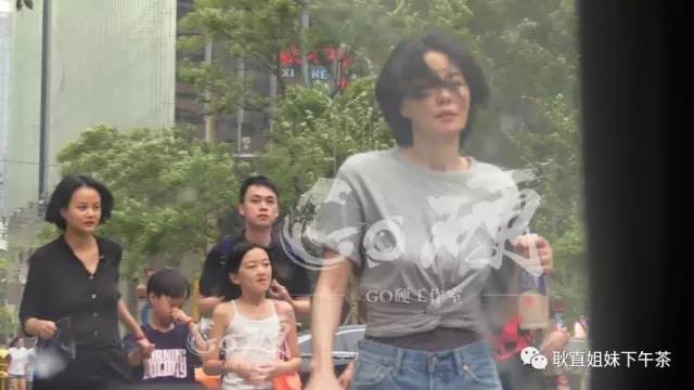 李嫣Style!王菲李亚鹏女儿变身超模05后都出来闯天涯了