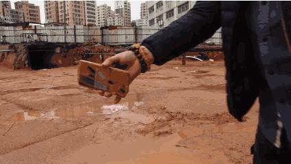 表哥说,马云的手机是个辣鸡