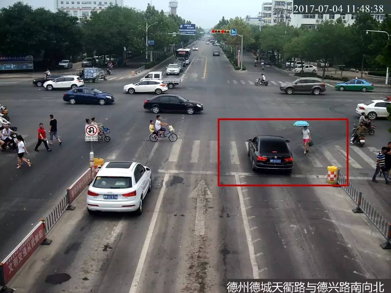 机动车不礼让斑马线将罚款吗,不礼让行人有车挡着看不到