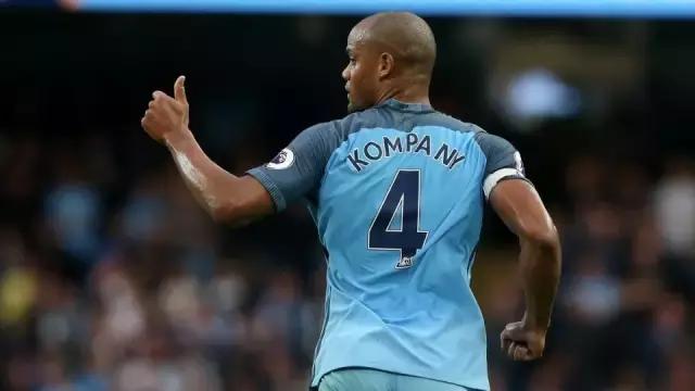 曼城巴洛特利阵容,特维斯时期曼城阵容