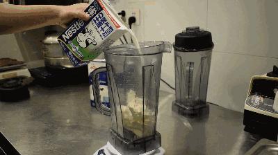 恒大冰泉椰子茶,恒大冰泉长白山天然矿泉水泡茶