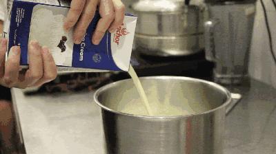 恒大冰泉椰子茶,恒大冰泉长白山天然矿泉水泡茶