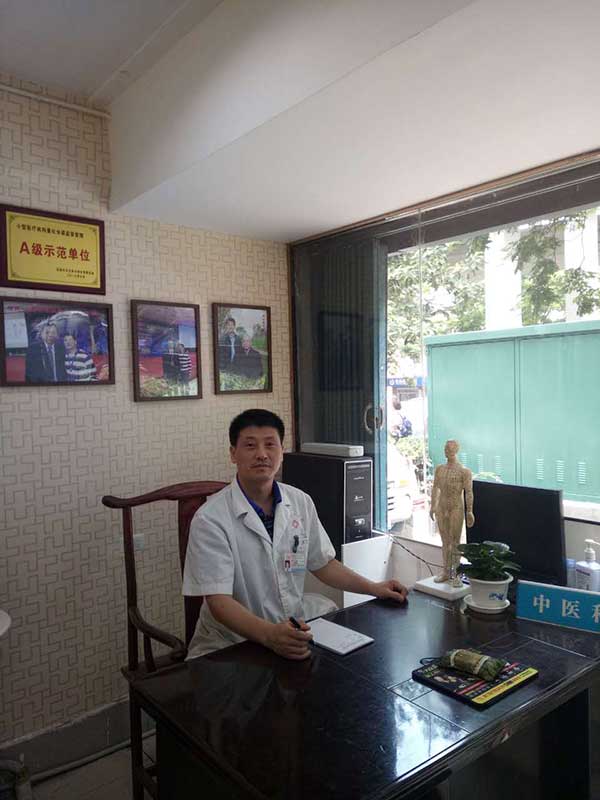 视力需要关怀眼光决定未来！——访武汉大学总裁49班学员万江涛