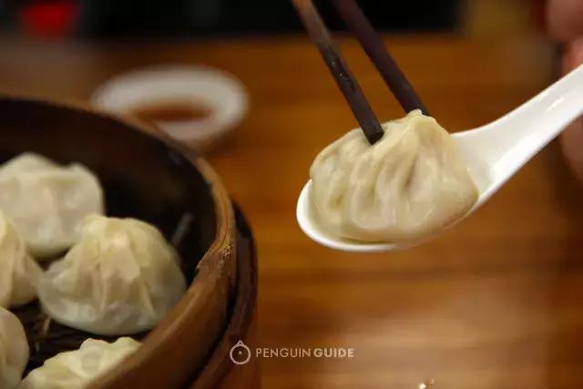 走街串巷的小笼包 (走街串巷杭州小笼包)