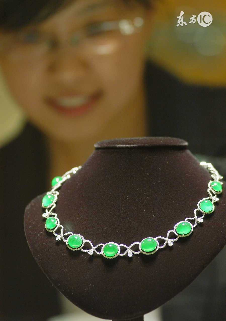 短篇小说：天价翡翠镯子谜案（二）