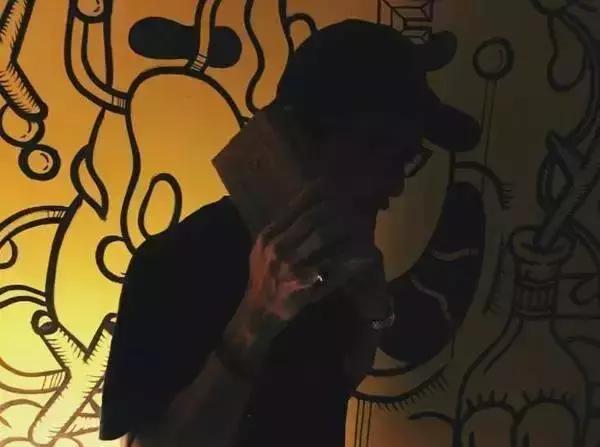 Prada卖185美刀的回形针被群嘲,那你让LV、爱马仕、superme怎么办?