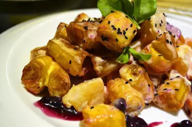 大连黑帮大哥招小弟，烤串江湖够狠你就来