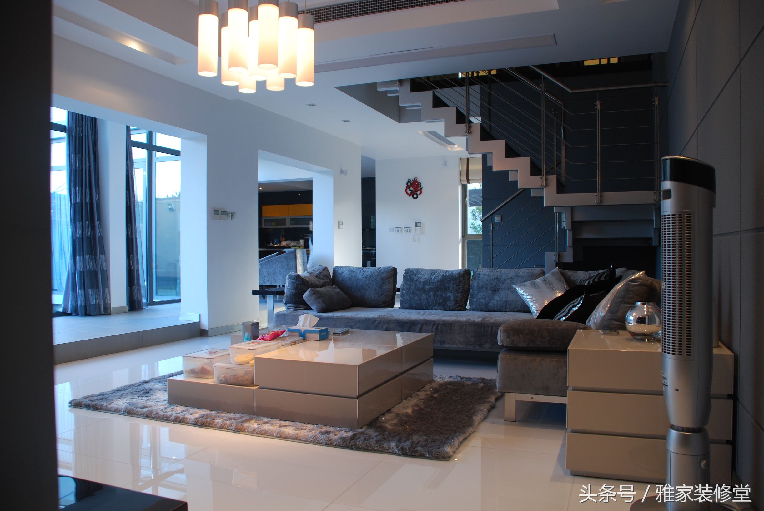 黑白金的极简轻奢风格,复古经典风低调奢华