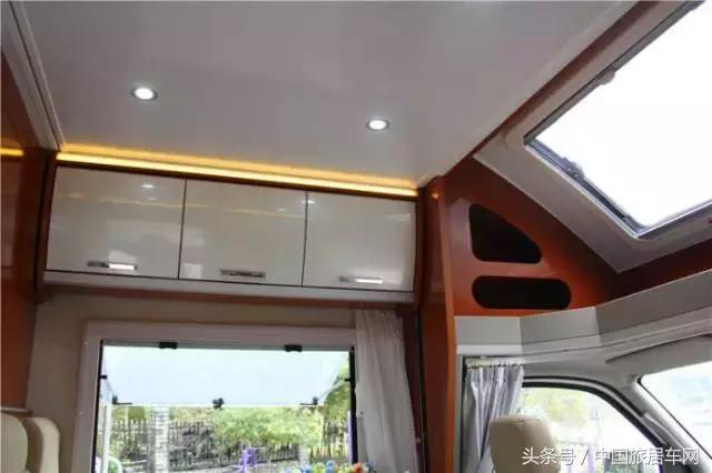 飞神双拓展自动挡c型房车蓝牌,大通房车c型房车价目表