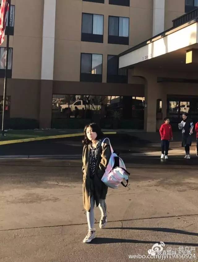 李嫣Style!王菲李亚鹏女儿变身超模05后都出来闯天涯了