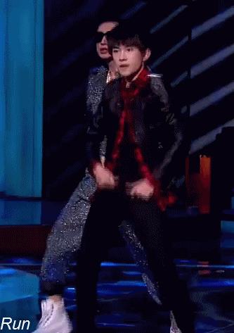 荷尔蒙和易烊千玺,易烊千玺野性荷尔蒙视频