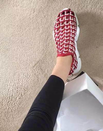 杨幂的最近穿的运动鞋,杨幂穿的薄荷绿运动鞋