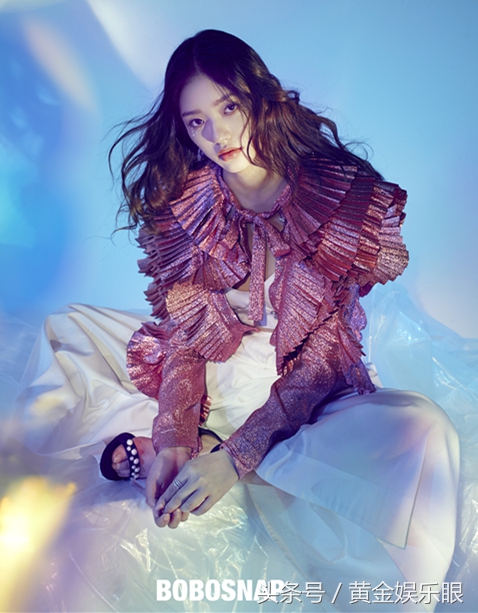 最会花钱的女明星，300块钱穿出过万元的感觉，腿超美