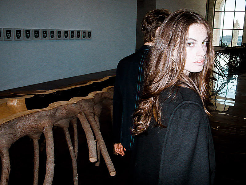 fendi芬迪刺绣小怪兽,fendi联名艺术家