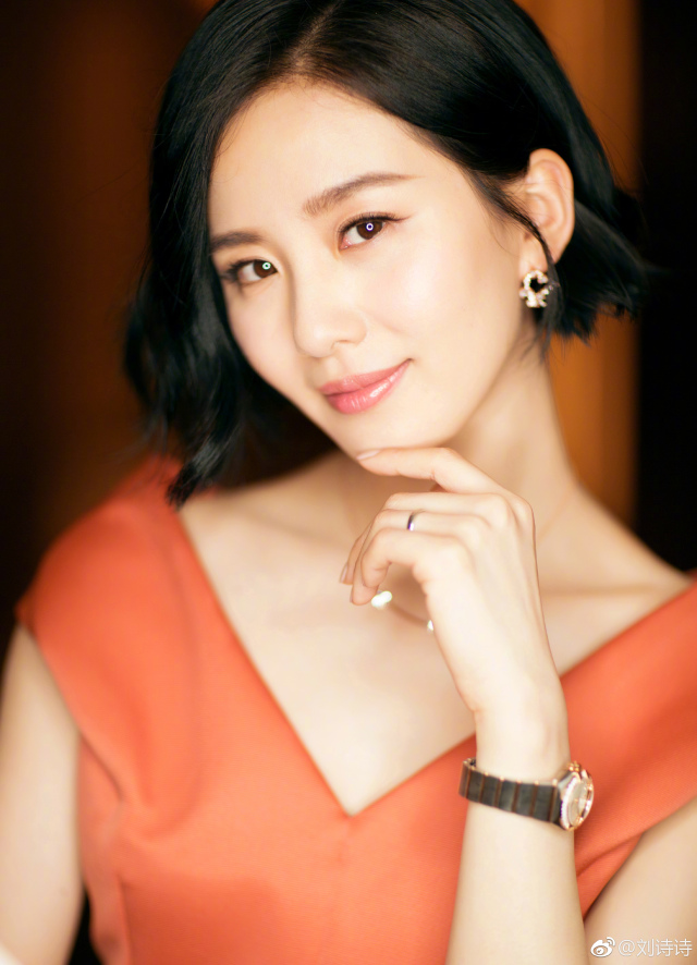 邓紫棋被反锁在厕所，何炅曾在节目中全程叫错陈冠希的名字，明星都有什么尴尬事？