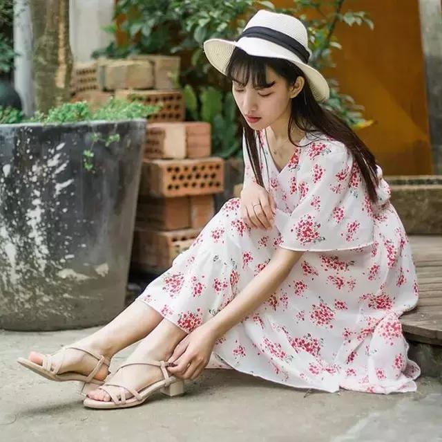 高能少年团杨紫奚梦瑶周冬雨出场,周冬雨奚梦瑶vogue对比