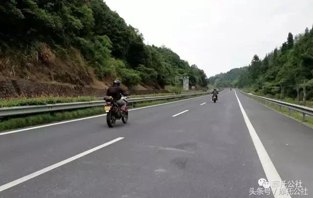 15款ktm690试驾,试驾KTM690Duke