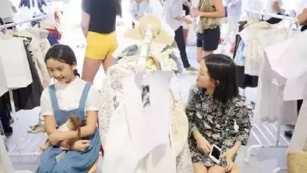 刘诗诗刘亦菲奶茶妹,刘诗诗奶茶妹视频