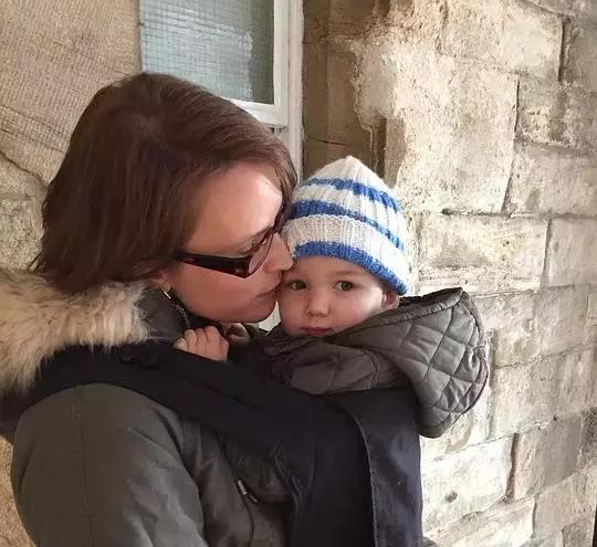 进入足口病高发期,手足口病高发季可接种疫苗预防