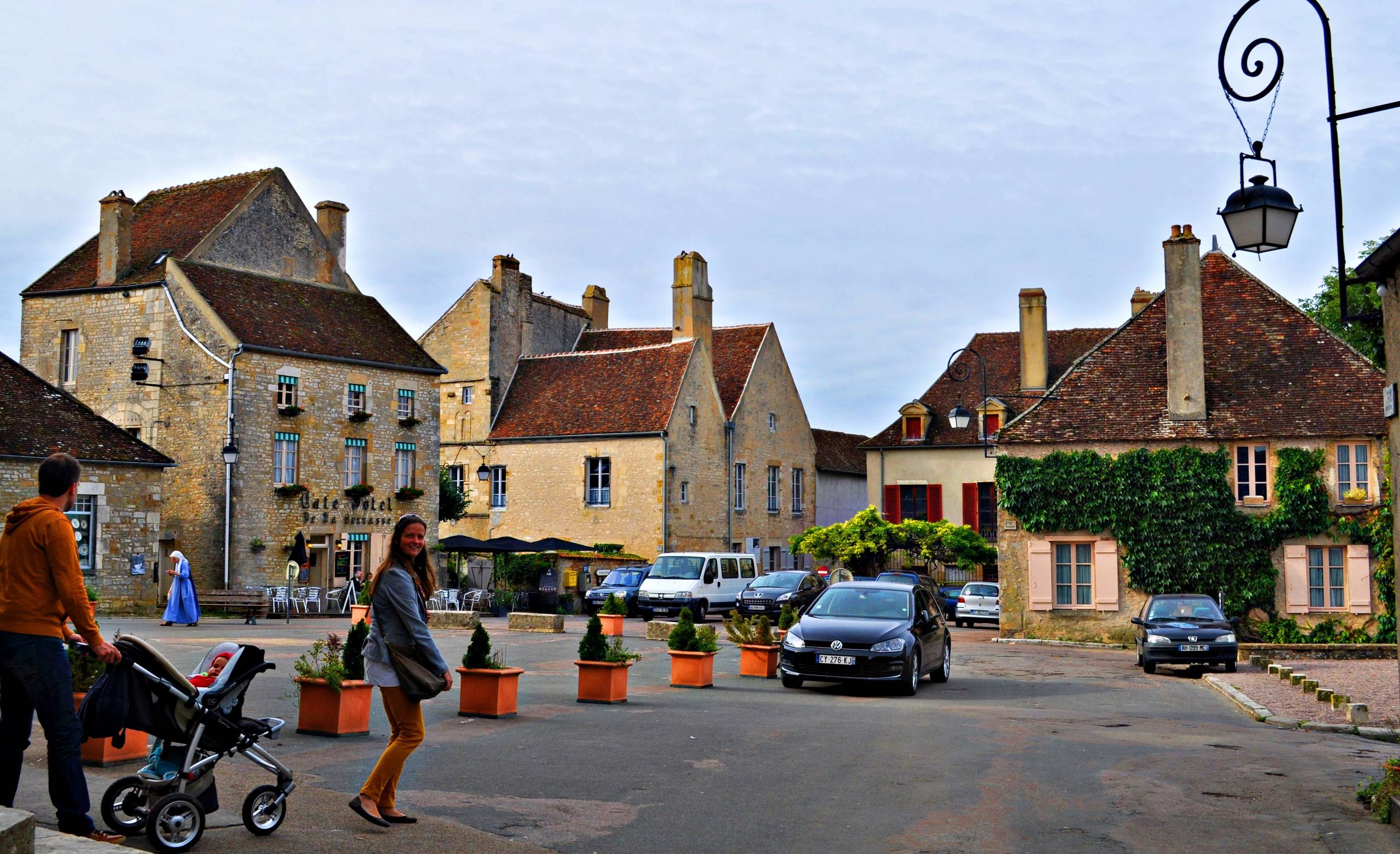 这个神秘又秀丽的法国弹丸小城，曾与耶路撒冷、梵蒂冈、圣雅克齐名，贵为世界宗教圣地