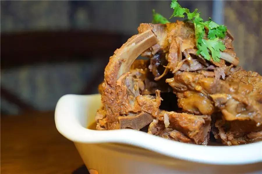 蒙眼用剪刀做面,服了!这么牛X的店居然系佛山的10年老字号!东家好吃才是硬道理!