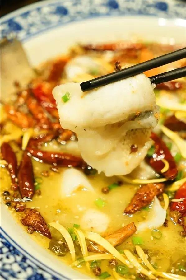 蒙眼用剪刀做面,服了!这么牛X的店居然系佛山的10年老字号!东家好吃才是硬道理!