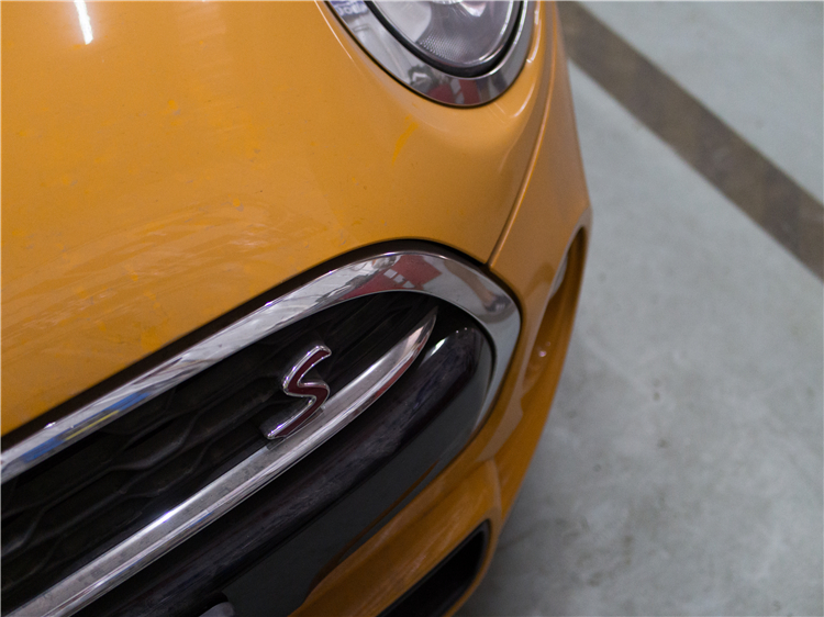 一辆小MINI的“逆改装”过程，和两年拍不到沪牌引发的伤不起事件