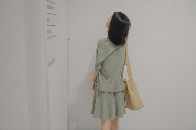 你不熟悉的抹茶色，与夏服相遇上又会擦出怎样的火花？这些颜色的连衣裙上身也有大不同