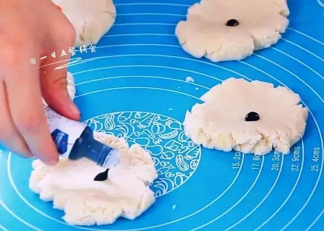 自制可以吃的橡皮泥，童年不可少的乐趣