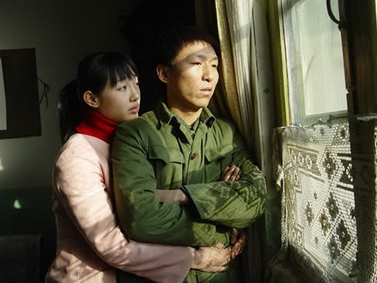 宋慧乔和杨幂谁更漂亮,杨幂和宋仲基一起在日本看秀