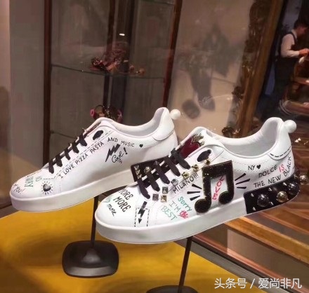 小白鞋怎么绣最好看,小白鞋怎么绣才好看