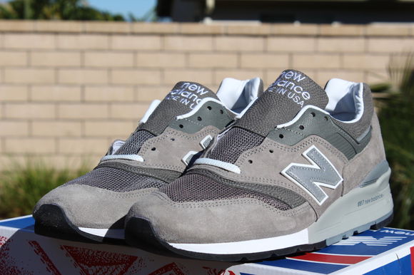 newbalance与新百伦哪个鞋更火,新百伦鞋就是newbalance