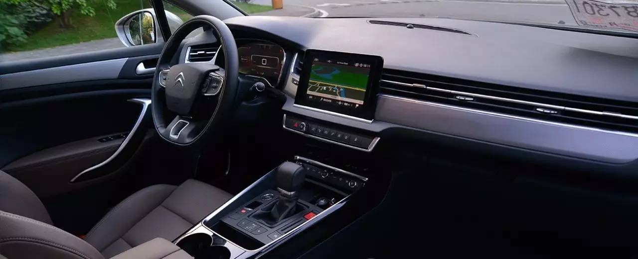 东风标致508和雪铁龙c5哪个比较好,2012年东风雪铁龙c5卖多少钱