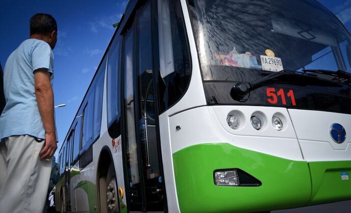 中国首条双快模式的快速公交,快速公交和普通公交区别