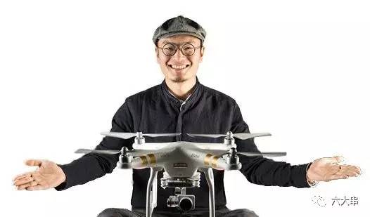 从美国白宫到日本首相府，他用手中遥控玩具征服这个世界