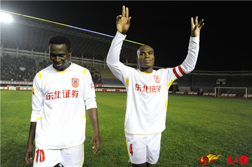 中超勿忘我第九期：亚泰四哥卡巴雷罗缔造冠军的洪都拉斯铁卫