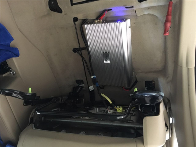 深圳凯美瑞音响改装推荐,汕头车载音响改装效果