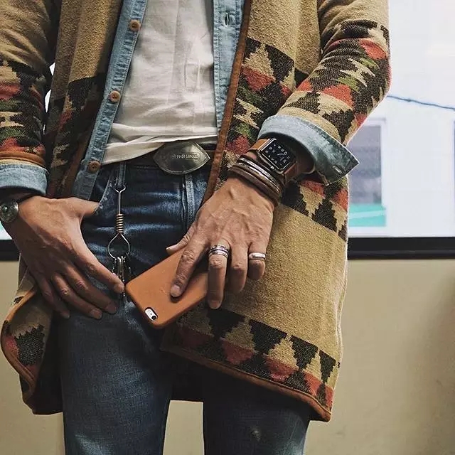 一把伞卖10万天价,一把伞卖七十万块