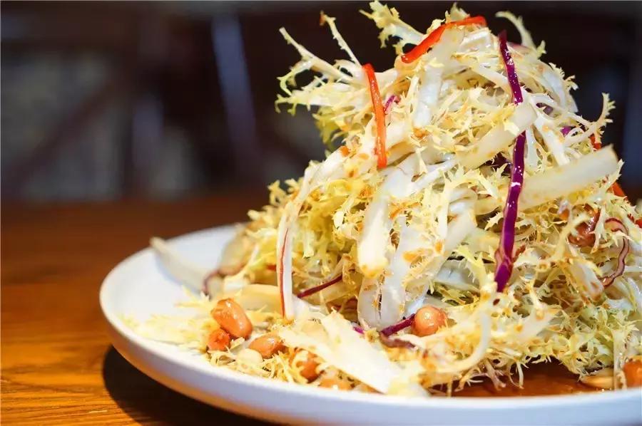 蒙眼用剪刀做面,服了!这么牛X的店居然系佛山的10年老字号!东家好吃才是硬道理!