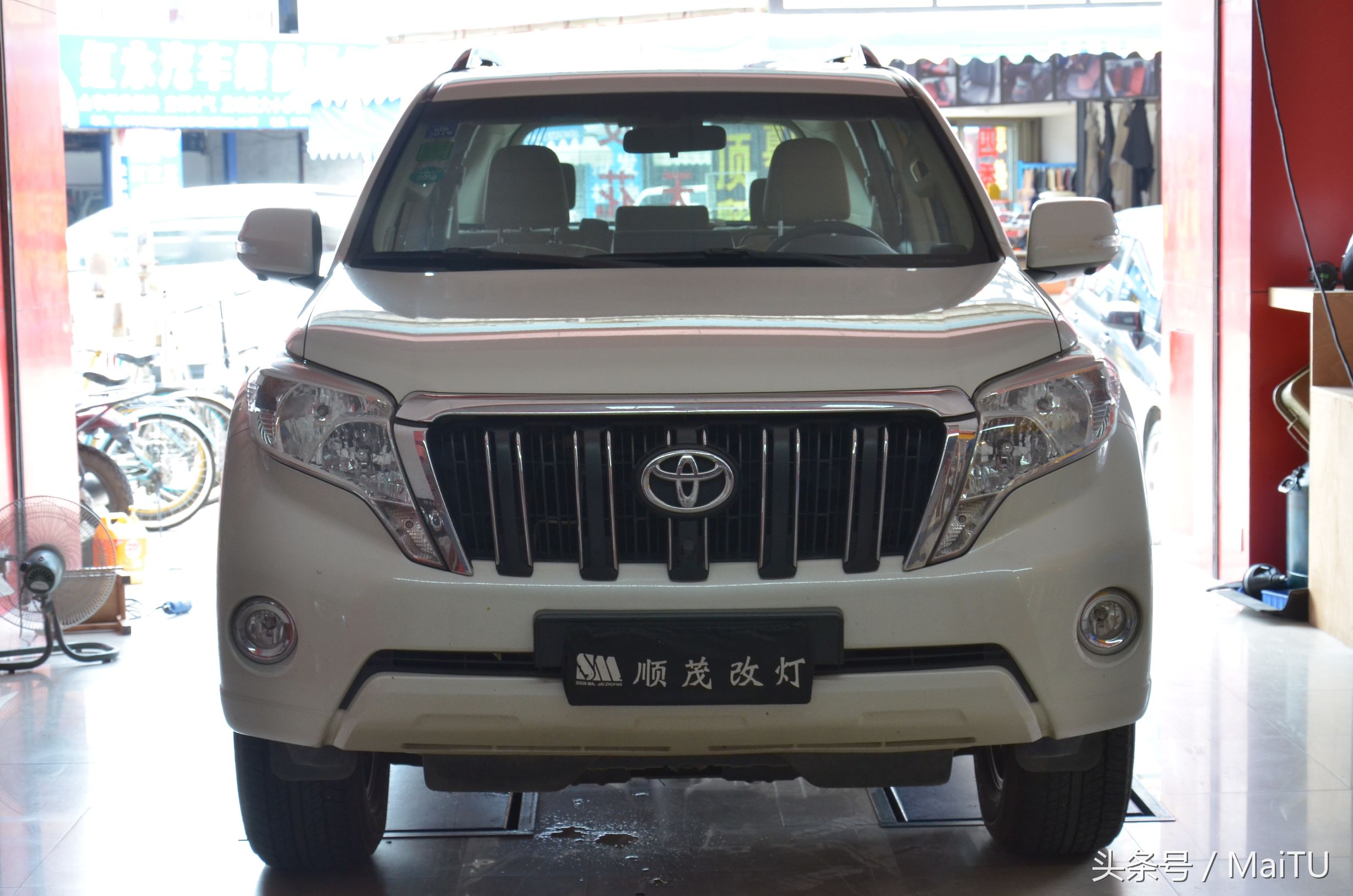 最强的普拉多,普拉多灯光演示