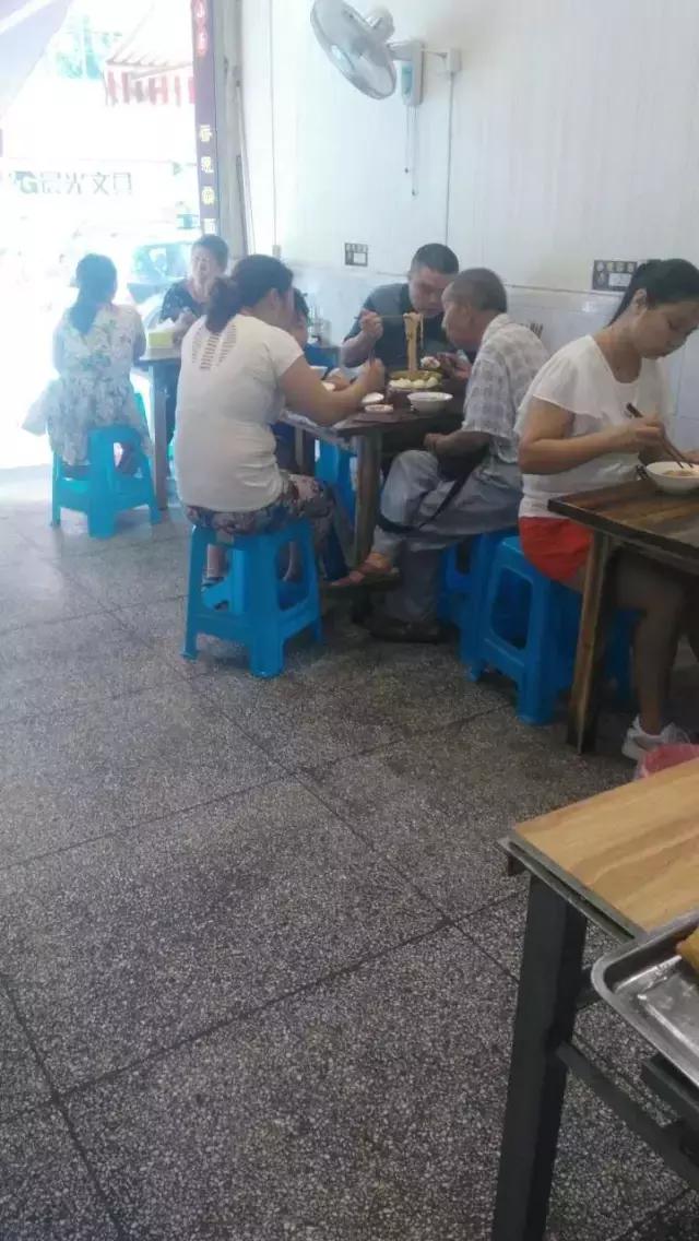 开店致富故事,十万元创业开面店