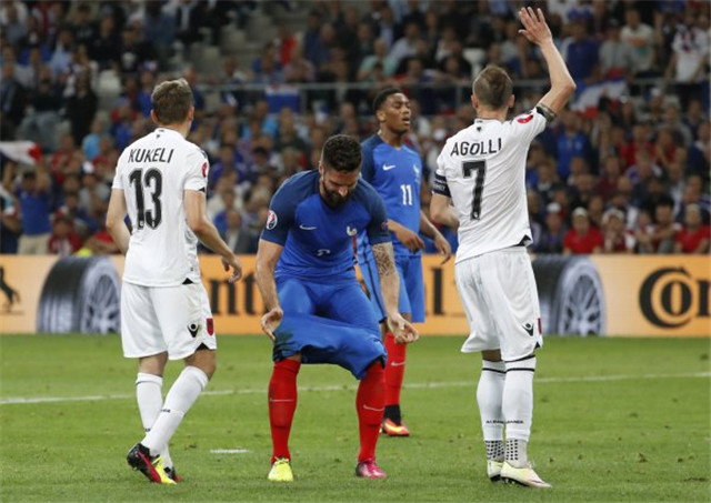 阿森纳官宣拉卡泽特苦了一人！吉鲁：我要给我的替补打替补了