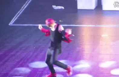 鹿晗打篮球集锦,鹿晗巅峰时期有多夸张打篮球