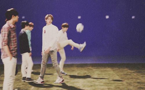 鹿晗打篮球集锦,鹿晗巅峰时期有多夸张打篮球