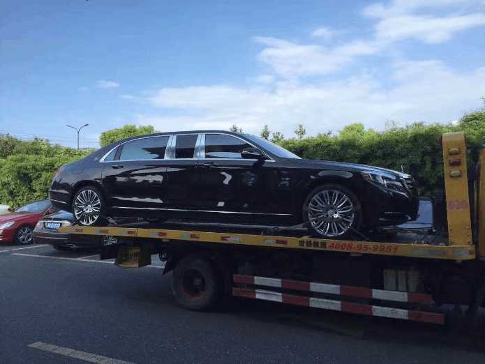 奔驰迈巴赫s600加长5.98米,浙江土豪开488万车