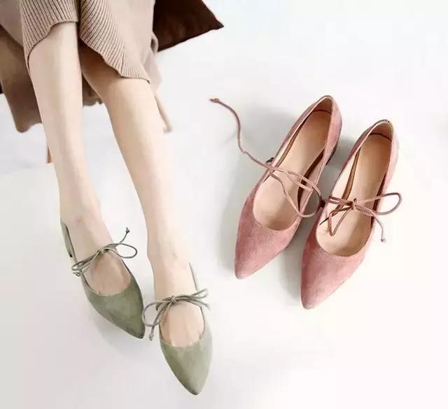 高能少年团杨紫奚梦瑶周冬雨出场,周冬雨奚梦瑶vogue对比