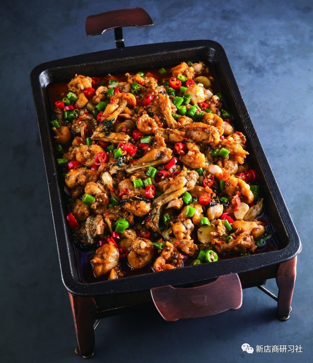 开了牛蛙店的网红,牛蛙怎么做成网红店