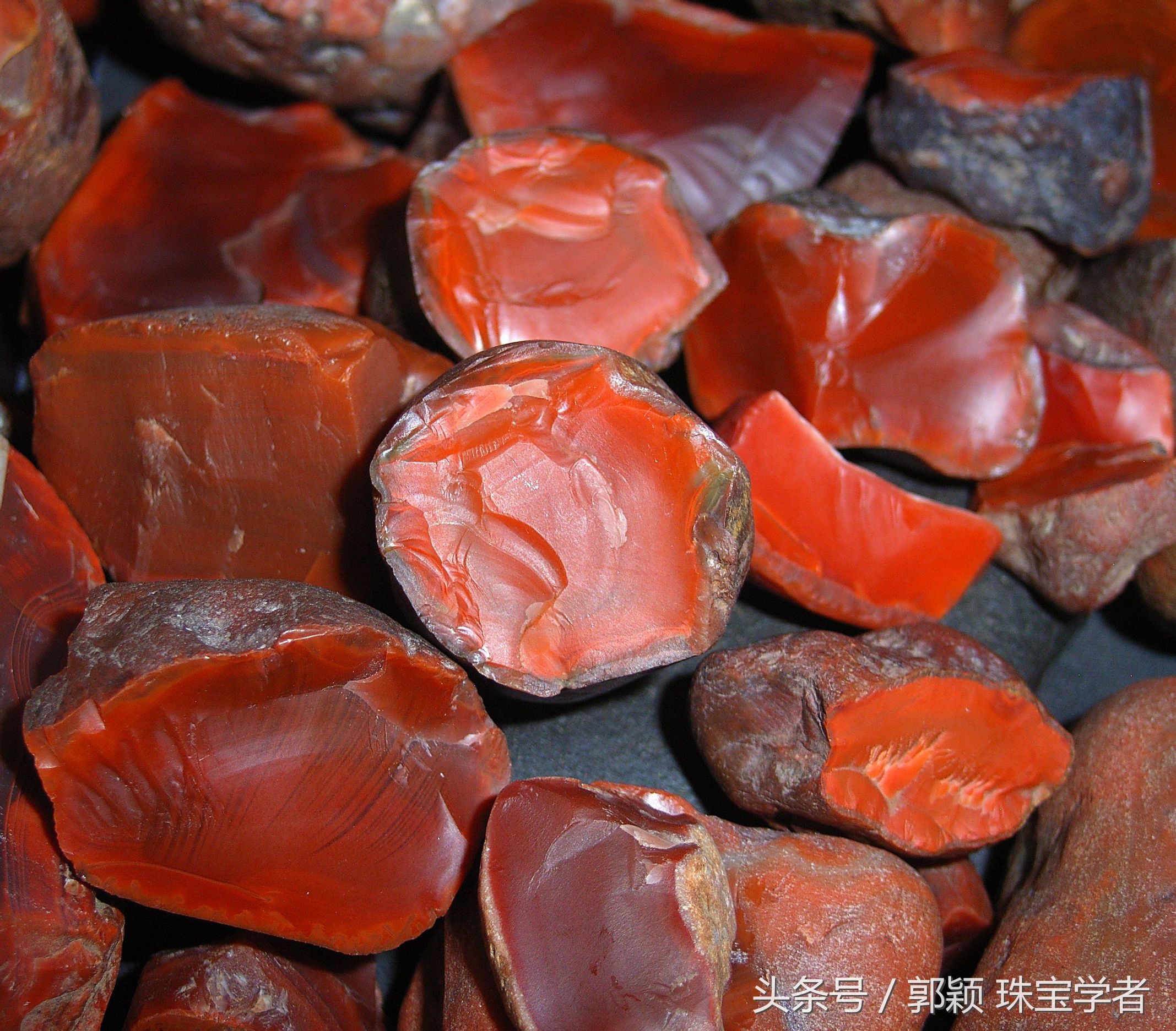 值得收藏的天然石头有哪些,这些五颜六色的石头竟然价值上亿